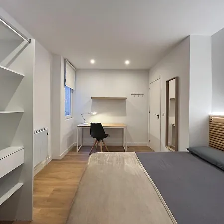 R2r-apartamento 5 Con 5 Banos-625a * Oviedo
