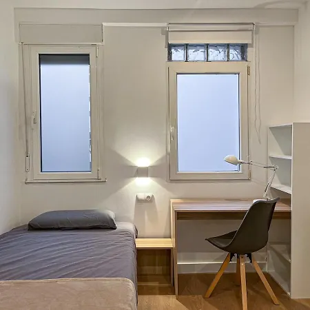 R2r-apartamento 5 Con 5 Banos-625a * Oviedo